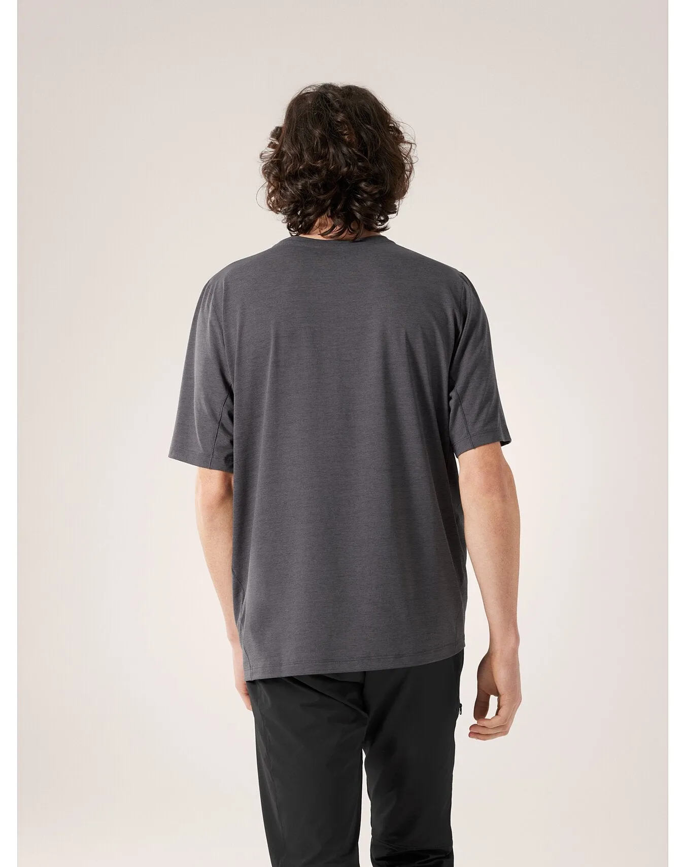 Arc'teryx Men's Cormac Logo SS Shirt in Black Heather