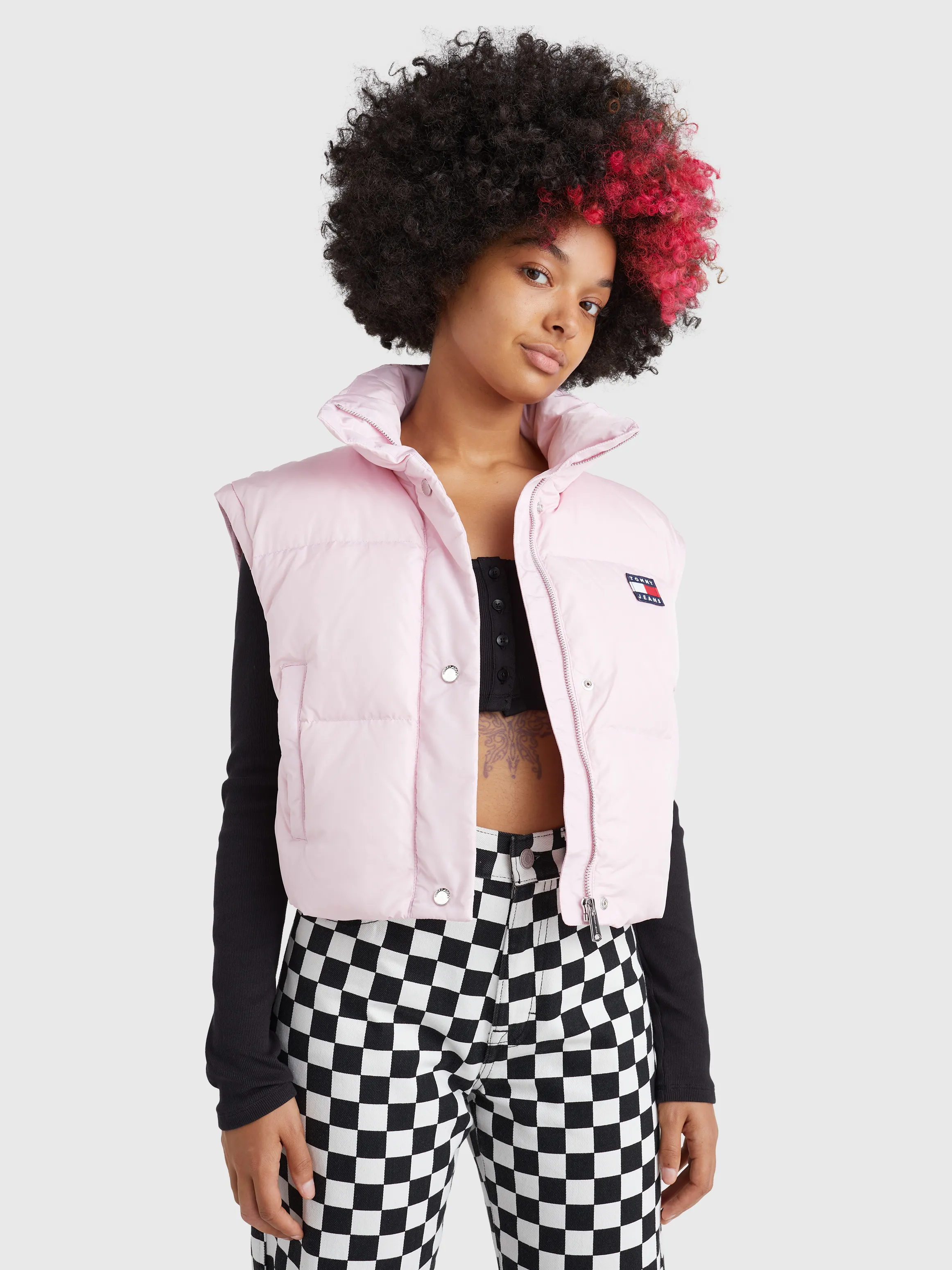 Badge Cropped Padded Puffer Jacket | Coats & Jackets | Tommy Jeans