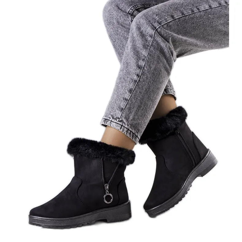 Black lined snow boots with a Katalina zipper