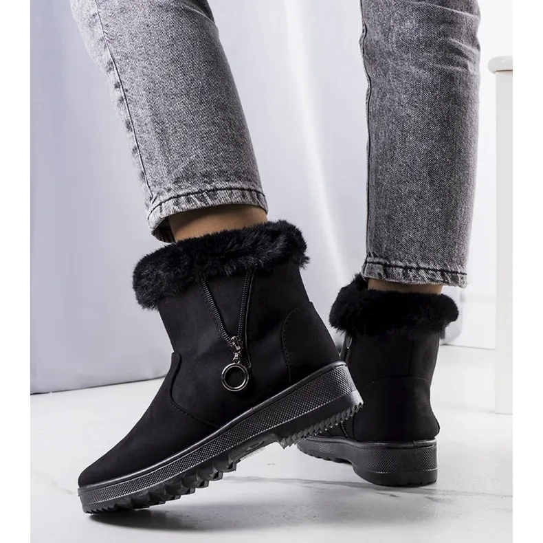 Black lined snow boots with a Katalina zipper