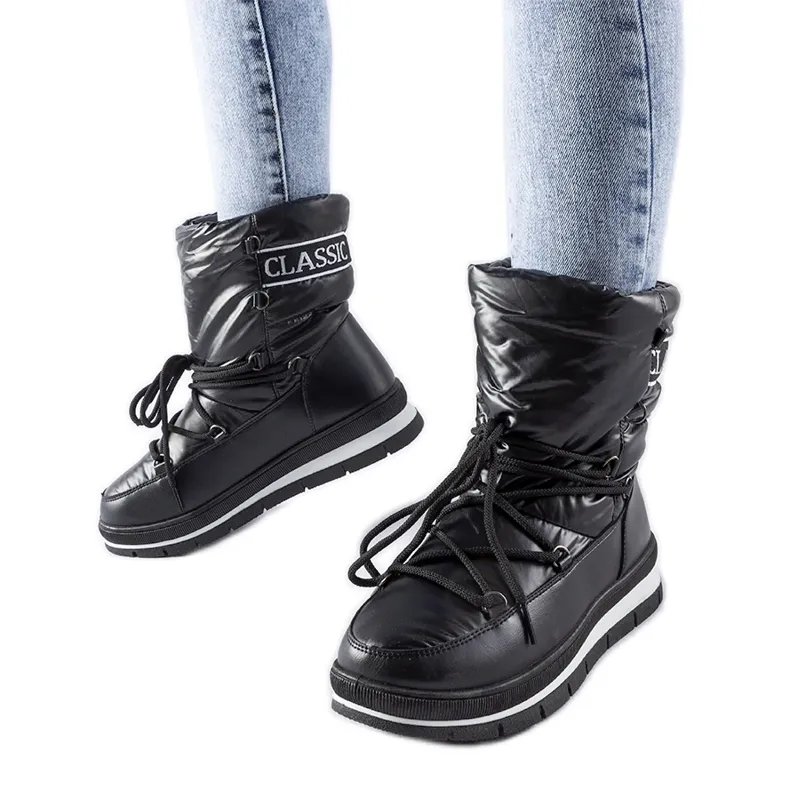 Black Vineyard platform snow boots